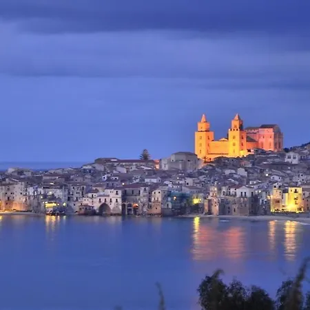In Sea Horizon Cefalu