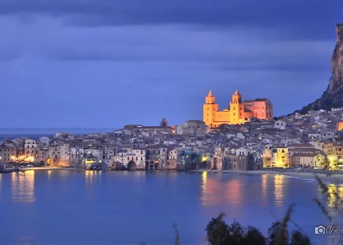 In Sea Horizon Cefalù